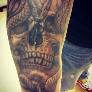 Skully / snake combo on Paulie. Thom Boyle A-ville's finest tatty shop yo.