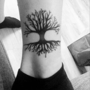 Tree of life ankle tattooTattoo artist:Jérôme, apprenticeTitane Inside - Bourg St Maurice, France#ankletattoo #treeoflife #treeoflifetattoo #roots