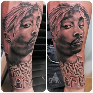 😉Artista: Antonio Alarcon#thebesttattooartists #thespaintattoobible #thebestspaintattooartists #tattoo #tatuaje #wcw #artists_magazine #artist #davidmiguelangel #cheyennetattooequipment #ink #art_collective  #artist #tattoos #photooftheday #inkonsky #balmtattoo #tattoomachine #tattooed #tattooist #2pac #2pactattoo