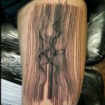 Amazing tattoo by Mark Simmons#tattoodo #TattoodoApp #tattoodoBR #tatuagem #tattoo #fineline #linhas #trippy #lábios #lips #beijo #kiss #MarkSimmons