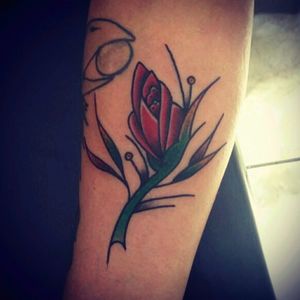 Trabalho para minha amada #flower #tattooflash #tattooflowers #tattooflor #tattoofeminina #tattooold #neotraditional #traditionaltattoo
