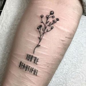 Survivor reminder by @geehawkestattoo #tattoodo #TattoodoApp #tattoodoBR #tatuagem #tattoo #fineline #flor #flower #depressão #survivor #sobrevivente #GeeHawkes