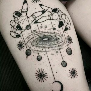 @thomasetattoos #tattoodo #TattoodoApp #tattoodoBR #tatuagem #tattoo #planetas #planets #maos #hands #galaxia #galaxy