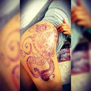 Blood line#bloodline #mexican #mexicantatto #tatto #ink #joelblackink #tattoodesigner #tatuadoresmexicanos #mexicanskull #blackwork #skull #kraken #mexican #tattooartist #inkedgirl
