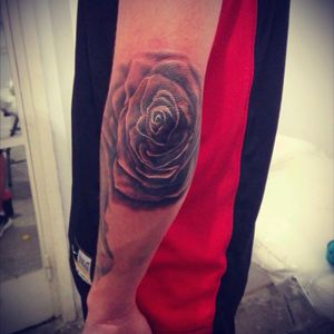 Rose on the elbow