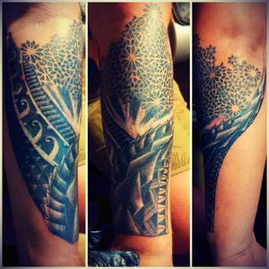 The cover up tattoo is finished and now it's really awsome #coverup #coveruptattoo #tribal #tribaltattoo #maori #maoritattoo #polynesian #tribal3D #3D #3dtattoo #geometric #geometrictattoo