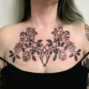 Sera Helen#tattoodo #TattoodoApp #tattoodoBR #tatuagem #tattoo #flores #flowers #delicada #delicate #SeraHelen