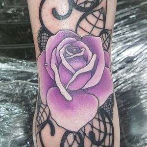 Lace rose and rose. Close up of the rose#tattoos #tattooed #rose #rosetattoo #realisticrose #lace #lacework #apprentice #tattooapprentice #lornaloutattoo