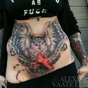 Owl by Alexis Vaatete#tattoodo #TattoodoApp #tattoodoBR #tatuagem #tattoo #coruja #owl #crucifixo #cross #AlexisVaatete