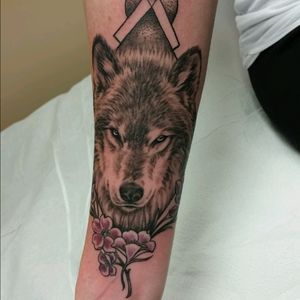 Wolf and designs #livingcanvastattoo