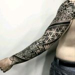 Melow Perez #tattoodo #TattoodoApp #tattoodoBR #tatuagem #tattoo #geometria #geometry #pontilhismo #dotwork #blackwork #MelowPerez
