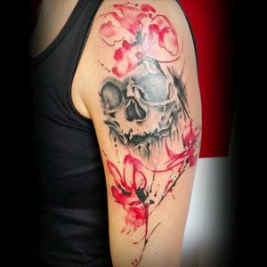 #seventattooleiria #leiria #tatuagem #tattoo #caveira #skull #papoilas #flowers