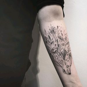 By #Iosep #wolf #flowers #blackwork #wolftattoo #floral