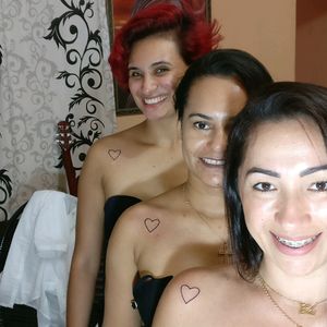 Coraçãozinho para celebrar a zamizade... #amizade #coracao #hearttattoo #frienship #escadinha 😂 #@mauriciotatuador #Tattoodo #tatuadoresdobrasil