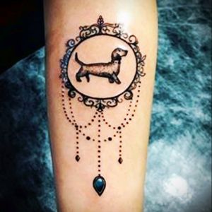 PITUCA #dachshund #salsicha #cachorro #dog #bestfriend #moldura #cut #Beatifull #delicada #design #drawing #jóia #pingentes