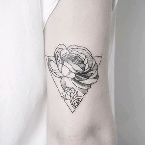 Tattoo uploaded by Claire • By #MariaFernandez #flowers #blackwork # ...