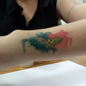 Wonder Woman#wonderwoman #tattooaquarela #aquarela #minimalist #ww