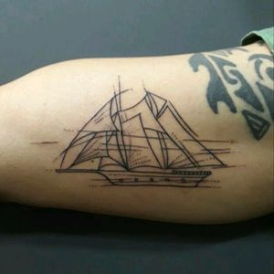 Bolt for a sailor!#fineline #vivianferreira #electra #electricink #everlest #eikon #tattoodo #tattooartist #femealetattoo #tatuadora #tattoorio #tattoobrasil #tatuagemdelicada #ginger #lovemyjob #inklife #bolt #ship #scketch