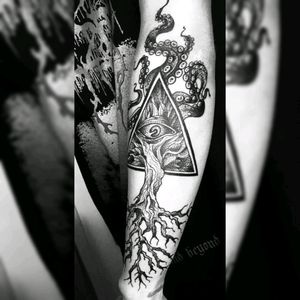 Tattoo uploaded by 𝕲𝖗𝖟𝖊𝖌𝖔𝖗𝖟 𝕻. 𝕳𝖔𝖑𝖔𝖜𝖐𝖆 • #threeoflife  #roots #eyeofprovidence #triangle #tentacle #symbol #eye #Black  #blackandgrey #leviathan #mysterytattoo #god #ufo #illuminati #Masonic  #satan #acient #darkthrone #blackAndWhite