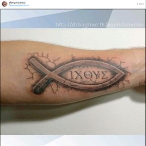 Tattoo de ontem, do Marcelo (@mamartins1976) , feita na @taverna_games ~> Agende sua tattoo: alangtattoo@gmail.com(61) 98276-3323  #tattoo #tatuagem  #tatuaje  #tattoo2me #tatuagemideal #tguest #galeriatattoo #tatuadordf #tatuadorbrasilia #brasília #brasilia #tattoobrasil #tattoobrasilia #alangoretattoo #alangore  #draugmor #taguatinga #aguasclaras  #jesus #inkmachines #eletricink #tattoistartmag #inked #christ #cristian #tatuagemreligiosa #símbolo #simbolojesus #christiansymbol #ichthys