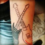 #traditional #guitartattoo #tattodo