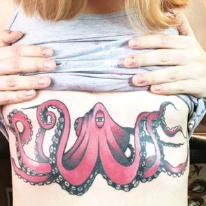 This is my first tattoo. He's called Norman 🐙🐙❤ #underbreasttattoo #underbreast #giantsquid #squidtattoo #tattooedgirl #oldschooltattooing
