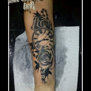 #tattoo #tattooartist #blackandgreytattoo  #tattooclock#tattoolife #tattooroses