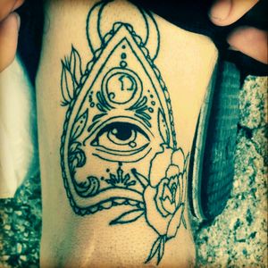 A Planchette hand piece from an Ouija Board I did on myself. #outline #ouija #OuijaTattoos #planchette #Black 