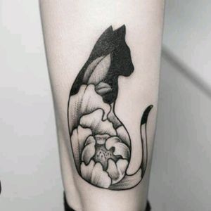 Peoni cat #tattoo #tatuaje #cat #peoni #peonia #blackwork #black #flower