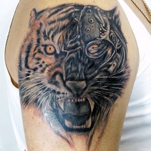 Tattoo artist Valery Ladanov @valeryladanov Napalm Tattoo Club #tiger #upperarmtattoo #tattoo #tattoodo