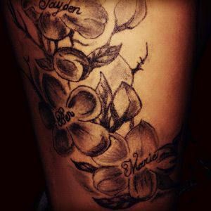 #frau #inkgirl#inked #follower #follow#followforfollow #tattoo #tattoos #tattooedgirl #tattooartist