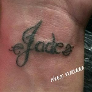 Vivement que ce soit cicatrisé ;) !! Hihi Que j'adore ça moi !!! Merci encore pour la confiance accordé ;) #tattoo #jade #passion #dessin #lettrage #mother