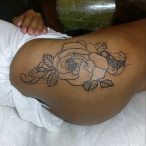 Rosa... Etapa 1: traços#rosa #rose #tattoo #tatuagem #tracos #lines #outlines