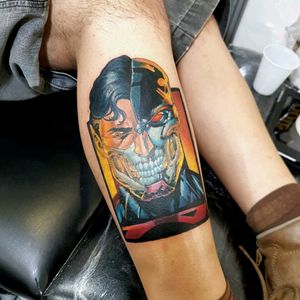 Trabalho que gostei muito de fazer!Feito na Expo Tattoo FloripaInstagramwww.instagram.com/leorodrigues.newtimeink#dccomics #dc #electricink #comics #comicstattoo #superman #supermantatoo #batmanvsuperman #tatuagem #tattoo #tattoos #ink