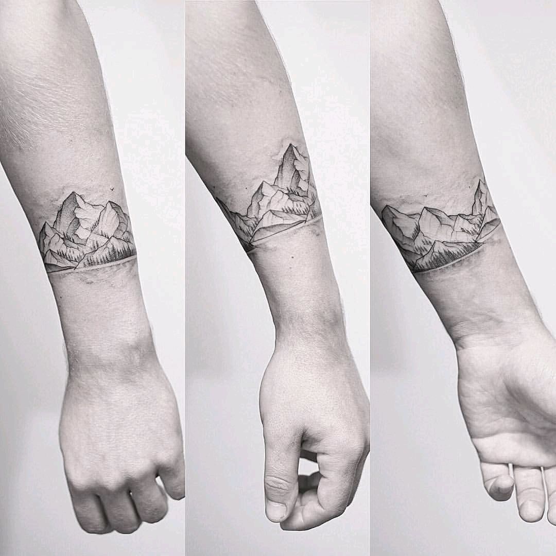 50 Mountain Tattoos  Ideias de tatuagens masculinas Tatuagem de  braçadeira Tatuagem de banda