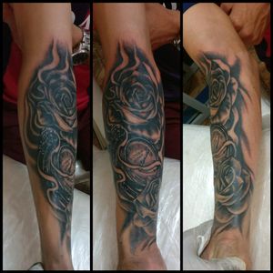 Rosas e relógio em preto e cinza finalizada em duas sessões... #tattooblackandgray #tattoo #tatuagem #roses #rosas #relogio #whatch #blackshades