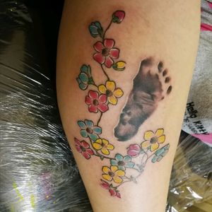 2nd tattooFootprint of my 2 days old child'Ink and pain' Leipzig Germany done by Micha22/9/2017#footprint #foot #child #baby #cherryblossom #colourtattoo #inkandpain #2ndtattoo 