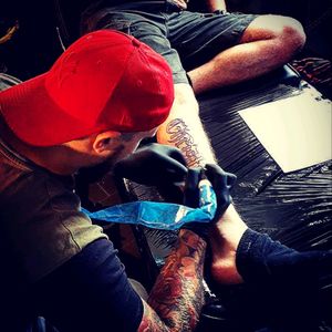 🤘#walshyzink  #intheflesh  #tattoo #tattoos #tatt #tattz #ink #inked #oldschool #trad #traditional #knife #cool #cheyennehawk #southwales #welshtattooist #cheyennehawkpen  #cheyenne #ezfilterpen #eternalink  #tattooist #tattooartist #linework #skull #dagger #tattoostudio #tattooparlour #swansea #wales