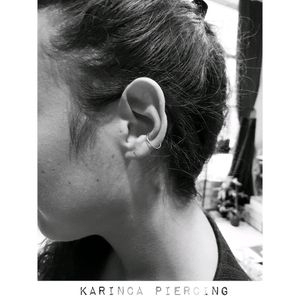 Orbital Piercing Instagram: @karincatattoo #karincatattoo #orbital #piercing #piercings #idea #ear #blackandwhite #tattoostudio #pierced #piercingstudio #istanbul #turkey #piercingaddict #PiercedGirl #PiercingLovers #piercer #piercedgirls #earring #cool