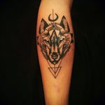 #tattooartist #tattooart #wolftattoo #geometrictattoo #lune 