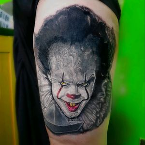 This fantastic colour portrait design of stephen kings New IT.Pennywise the dancing clownDone by Craig Startin and world famous inks.