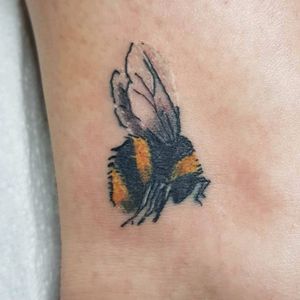 A bizzy bee done by sam the wiccan.