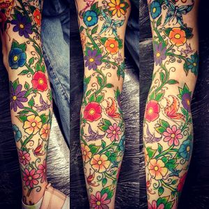 Colourful leg flower sleeve!! #legtattoo #flowers #girly #tat #tatt #tattoo #tattooartist #ink #inklove #swag #dm #detail #swag #dm #cool #uk #kent #hernebay #england #instatattoo #nopain #nogain #blackwork #likemypic #girly #fun #awsome