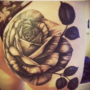#newink #Tattoodo #mybody  #bumtattoo #9hours #tattoodobabe #flower #shading #rose #tattooftheday  #beautiful #loveit #blackandgrey #blackandgreytattoo