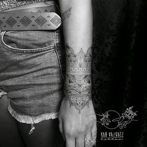 @KahVazquezTattoo . . . . . #Tattoo #Tattoos #Tatuagem #Tatuagens #tatuagensfemininas #TatuagemFeminina #TattooFeminina #tatuagensdelicadas #Tatuagensparamulheres #Tatuadora #ink #inked #Tatuadores #TraçoFino #LinhasFinas #FineLine #Finelinetattoo #InstaTattoo #Tattoo2me #mehndi #Tattoodo #Tattoosincriveis #TattooNova #tattooidea #artoftheday