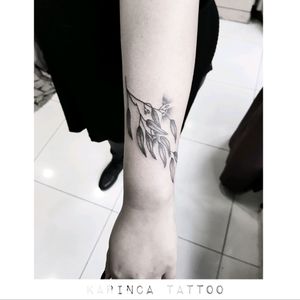 Branch 🌿Instagram: @karincatattoo #branch #flower #tattoo #tattoos #tattoodesign #tattooartist #tattooer #arm #line #woman #girl #ideas #tattooed #dövme #istanbul #turkey