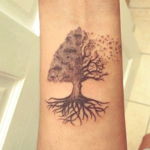#tree #smalltree #smalltattoo #smalltattoos #blackandgrey #roots #branchest #wrist