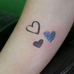 Hearts ❣ #annytattoomanaus #TatuadorasDoBrasil #traços #tatuadorasbrasileiras #traçoperfeito #traçosketch #heart #hearttattoo