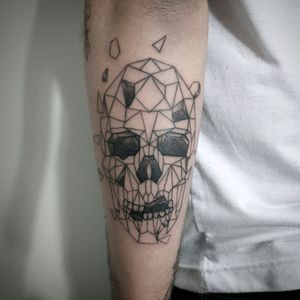 Caveira geométrica. Auto tattoo #tattoo #tattoos #tatuagem #tatuagens #cranio #caveira #tattoodo #tattoodoapp #tattoodobr #tattoobrasil #tattoofranca #tatuagem #tatuagens #fineline #t2me