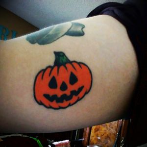 4th tattoo. Got it on the first day of October!#pumpkin #halloween #october#jackolantern